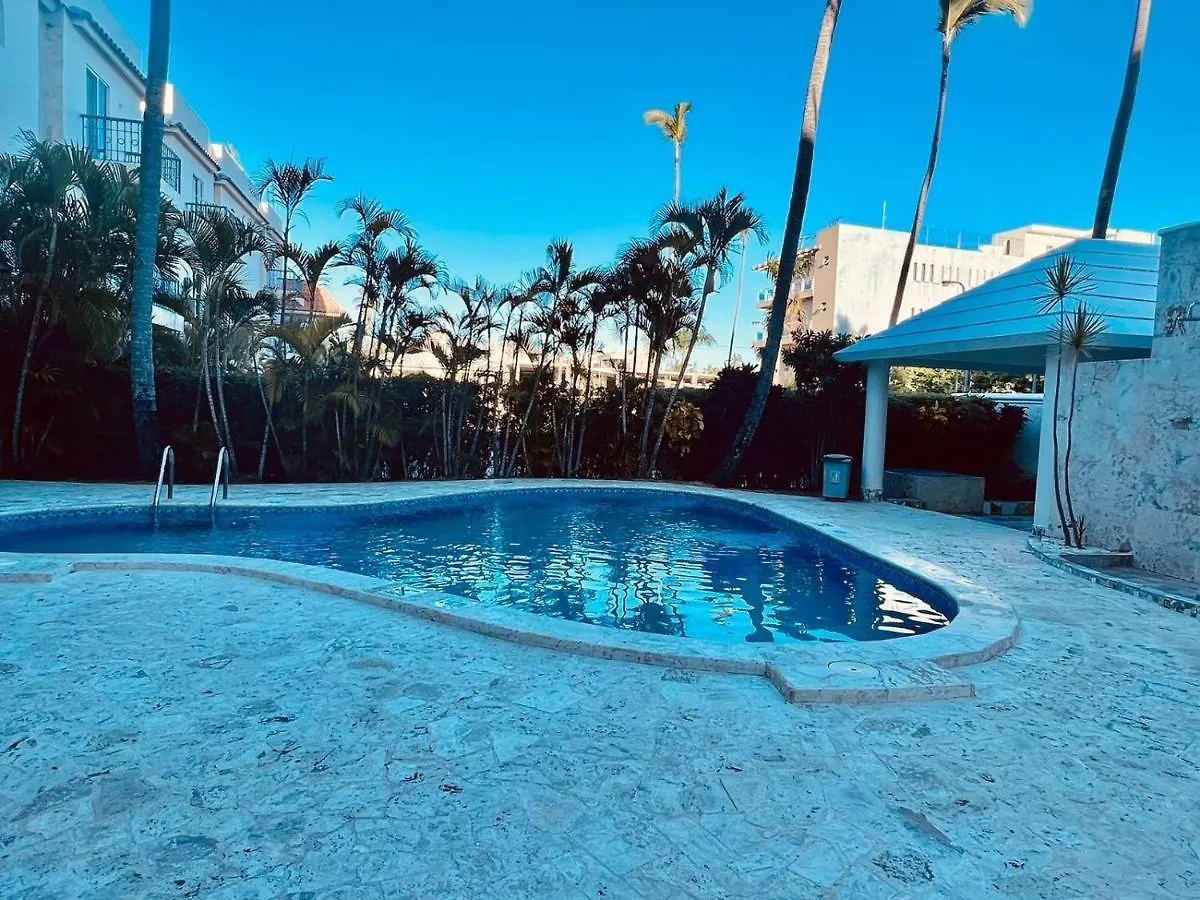 Private Pool View 2Bdr In Los Corales 푼타 카나 아파트